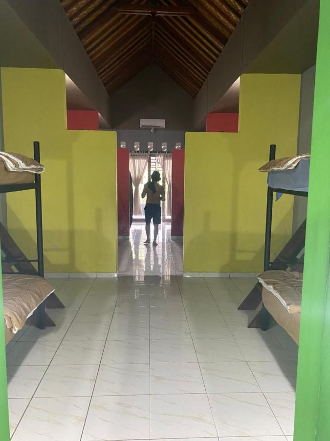 Paca'S Reggae Bar & Hostel Ambat Exterior photo